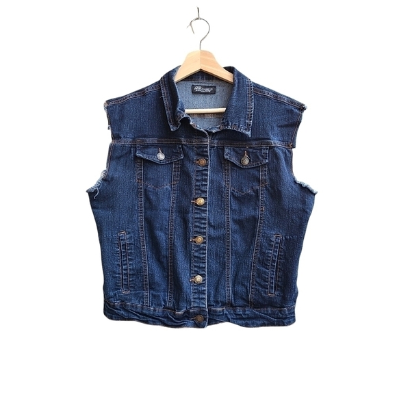 Denim Vest with Embroidered Calavera, Size XL - Picture 2 of 8